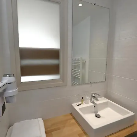 Newport Hotel 3*